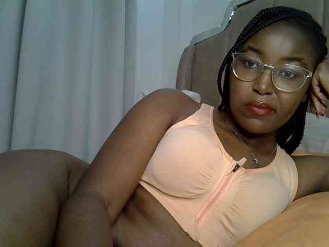 Mia-caramel webcam