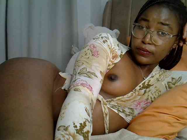 Mia-caramel webcam