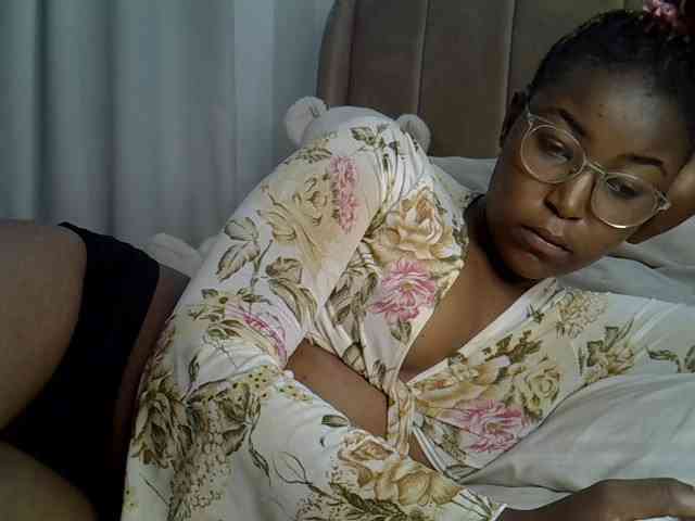 Mia-caramel webcam