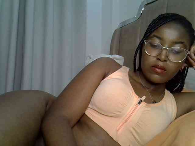 Mia-caramel webcam
