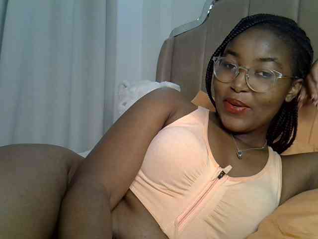 Mia-caramel webcam