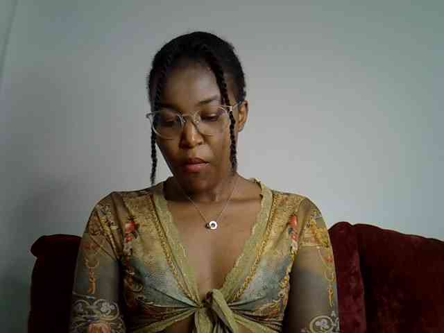 Mia-caramel webcam