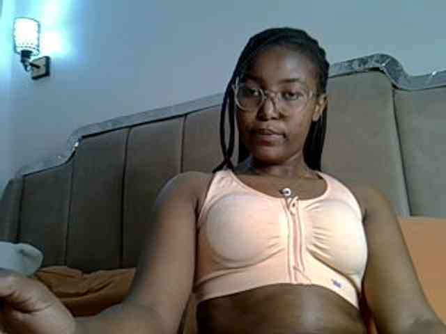 Mia-caramel webcam