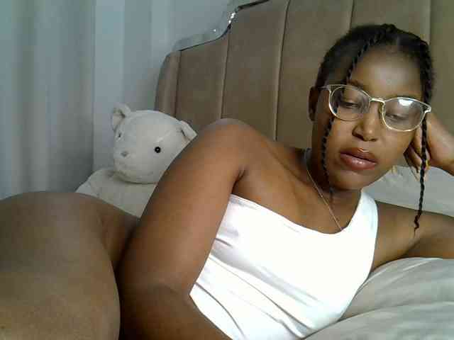 Mia-caramel webcam
