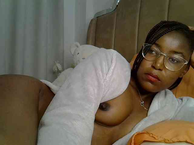 Mia-caramel webcam