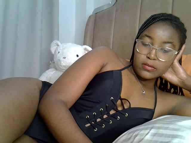 Mia-caramel webcam