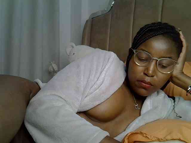 Mia-caramel webcam
