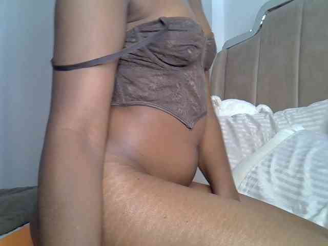 Mia-caramel webcam