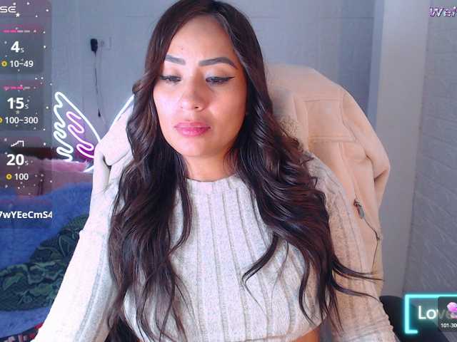 paulinagalvis2700 live cam on BongaCams