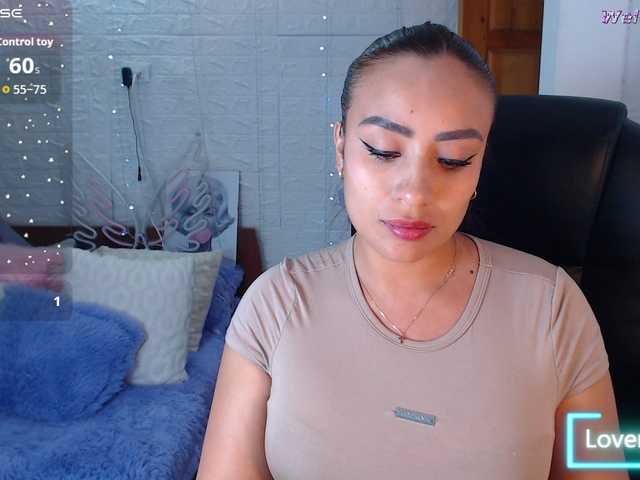paulinagalvis2700 live cam on BongaCams