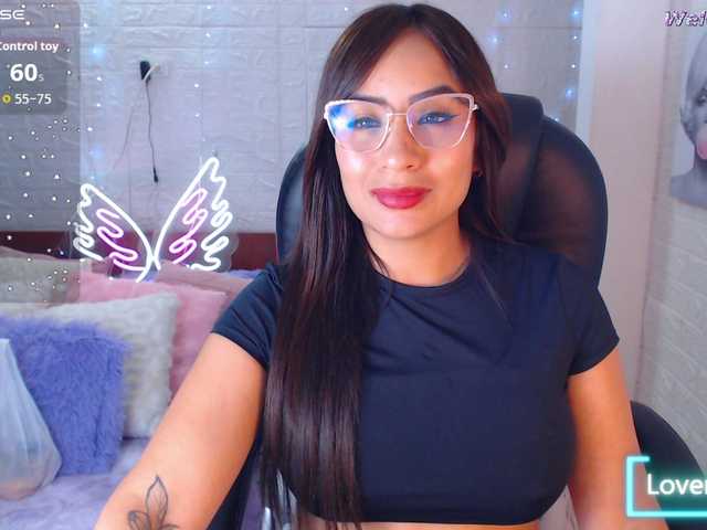 paulinagalvis2700 live cam on BongaCams