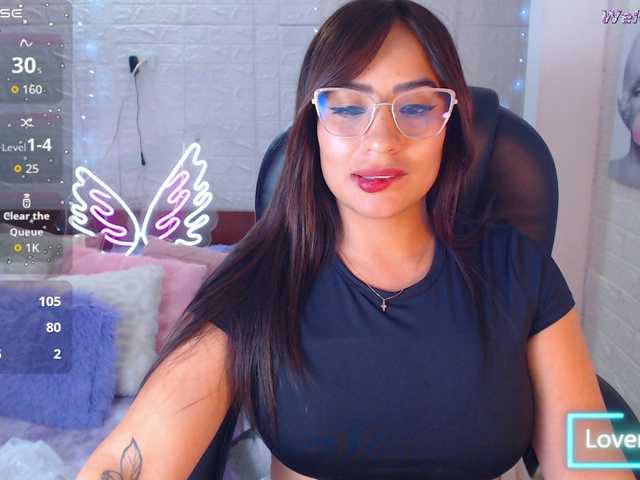 paulinagalvis2700 live cam on BongaCams