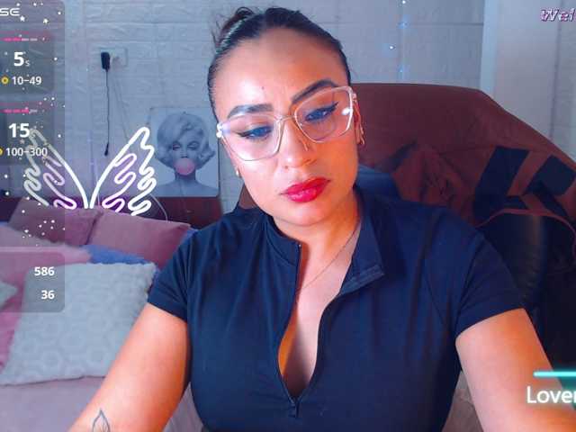 paulinagalvis2700 live cam on BongaCams