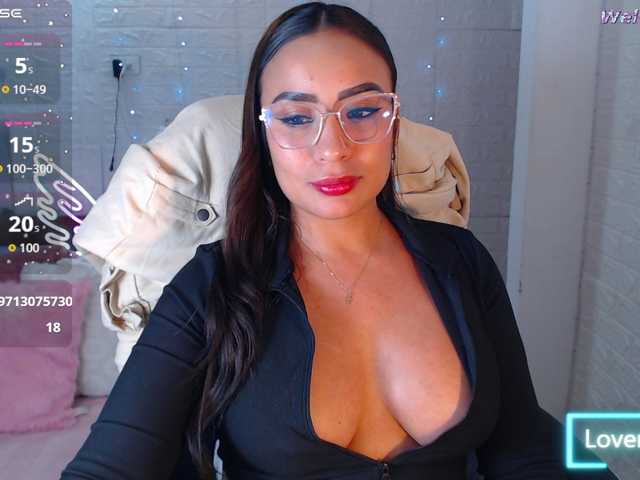 paulinagalvis2700 live cam on BongaCams