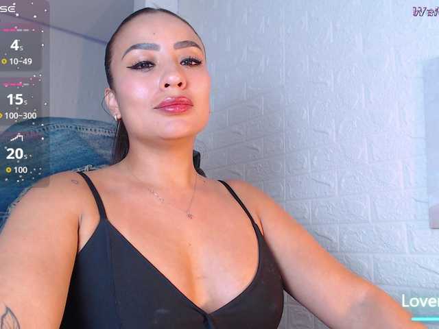 paulinagalvis2700 live cam on BongaCams