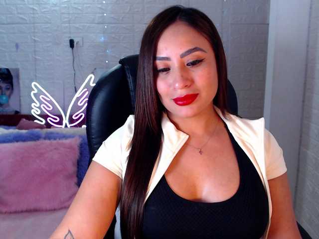 paulinagalvis2700 live cam on BongaCams