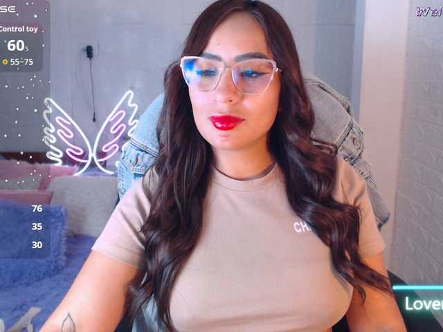 paulinagalvis2700 live cam on BongaCams