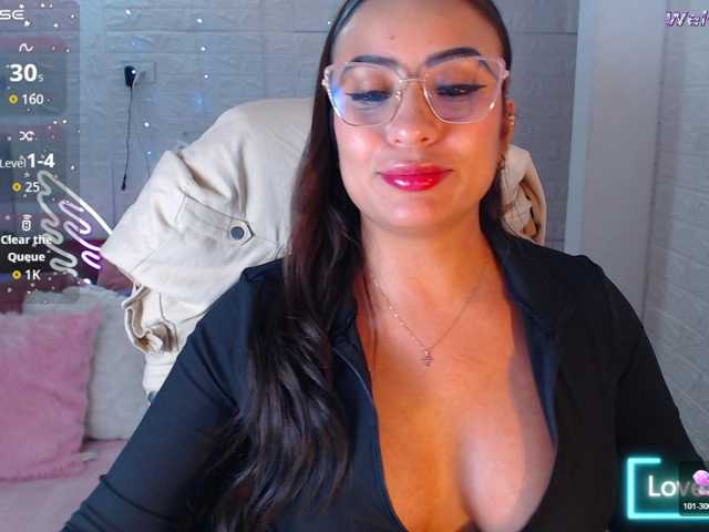 paulinagalvis2700 live cam on BongaCams