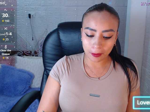 paulinagalvis2700 live cam on BongaCams