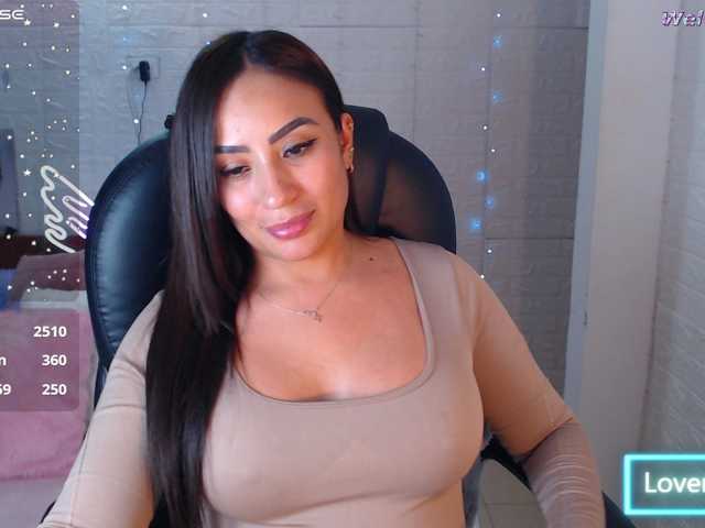 paulinagalvis2700 live cam on BongaCams