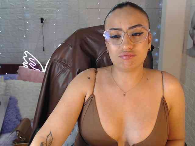 paulinagalvis2700 webcam