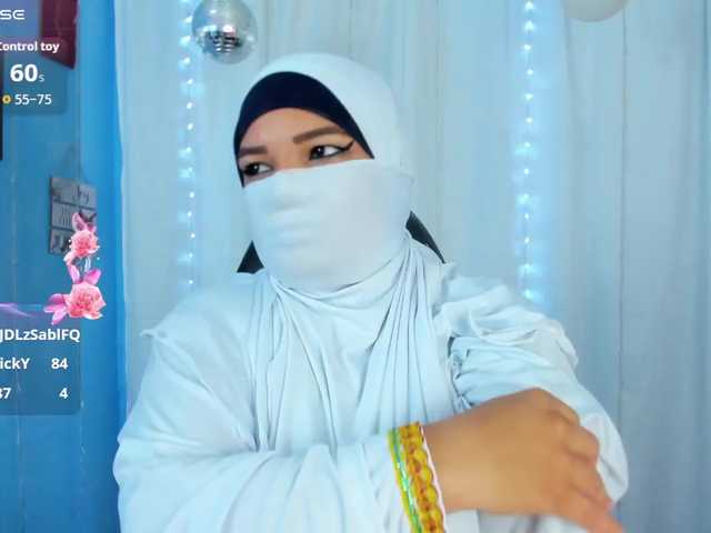 le modèle FalakYasin est en webcam porno dans un show sur le site bongacams, il possède les tags suivants: Arab,Brunette,Trimmed