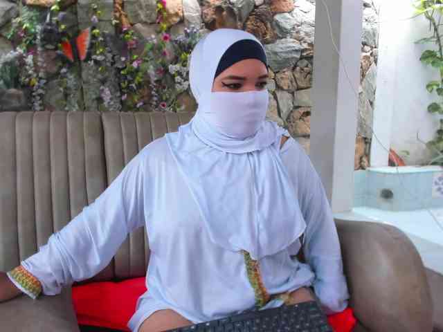 FalakYasin webcam