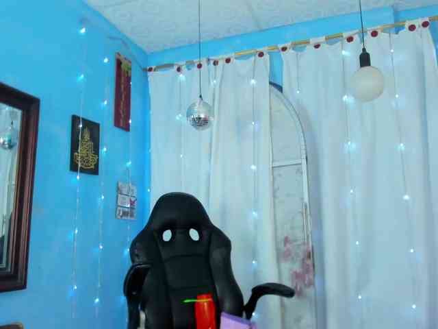 FalakYasin webcam