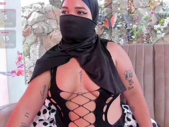 FalakYasin webcam