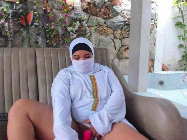 FalakYasin webcam