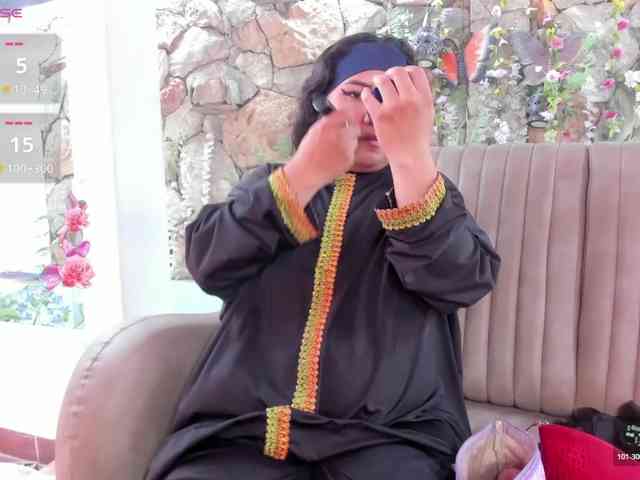 FalakYasin webcam