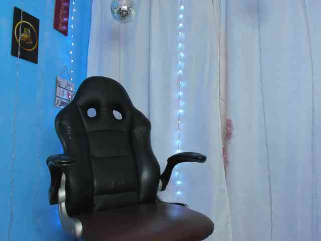 FalakYasin webcam