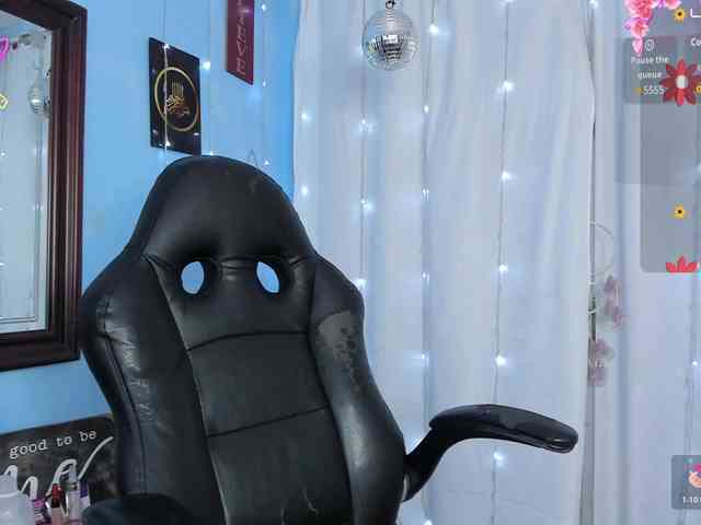 FalakYasin webcam