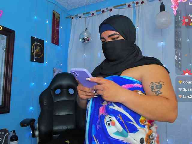 FalakYasin webcam