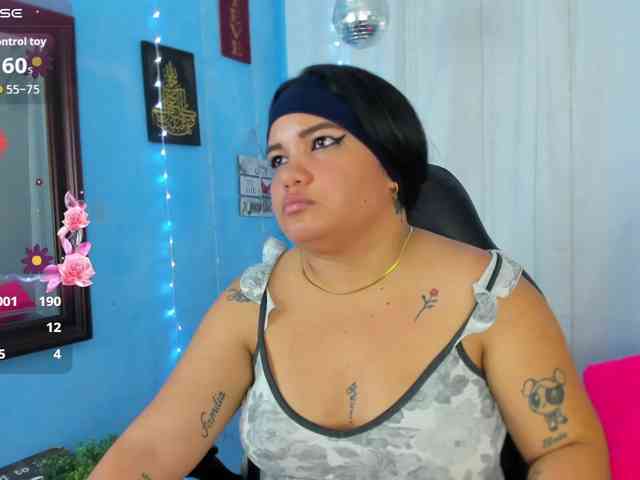 FalakYasin webcam