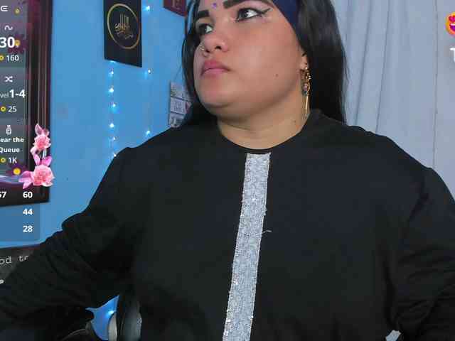 FalakYasin webcam
