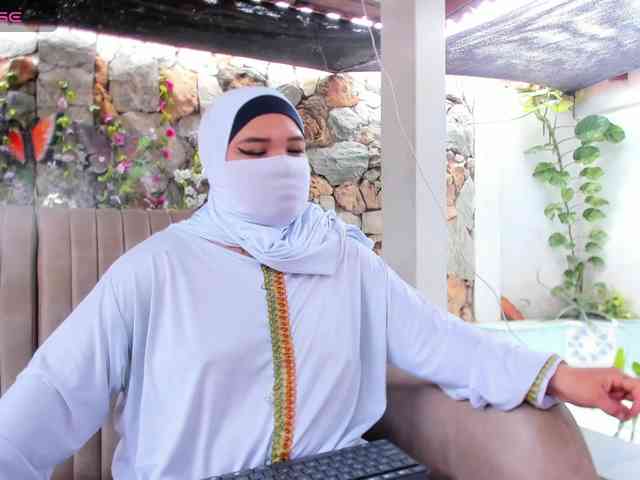 FalakYasin webcam