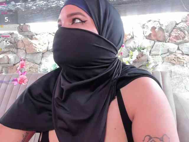 FalakYasin webcam