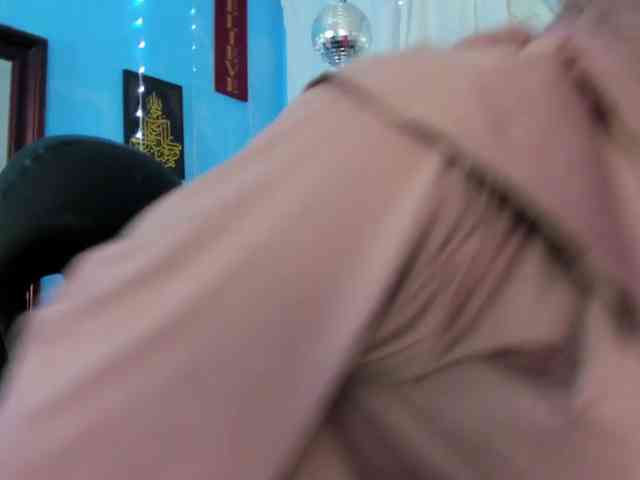 FalakYasin webcam
