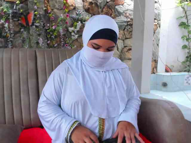 FalakYasin webcam