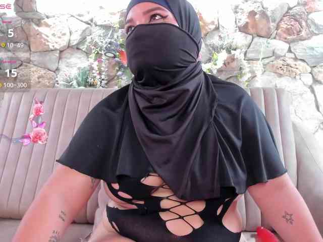 FalakYasin webcam