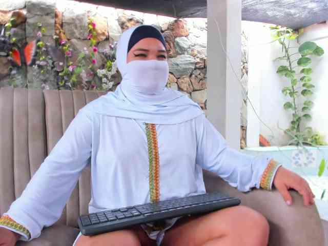FalakYasin webcam
