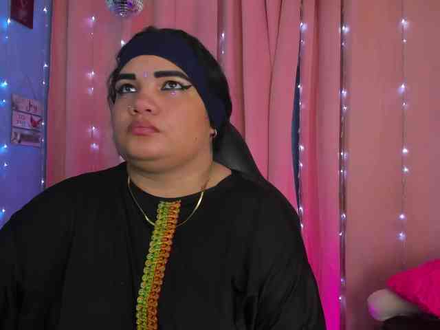 FalakYasin webcam