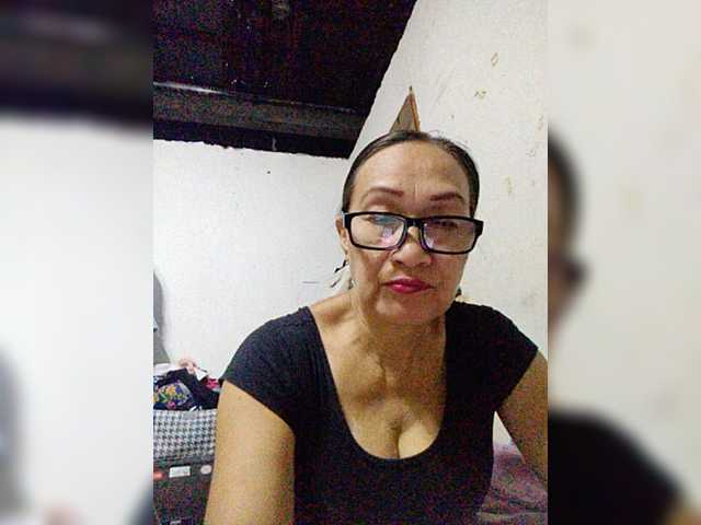 cherrywhite03 live cam on BongaCams