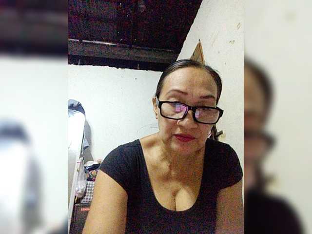 cherrywhite03 live cam on BongaCams