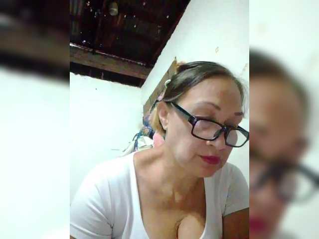 cherrywhite03 live webcam show