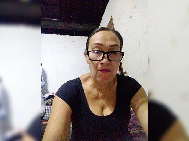 cherrywhite03 live cam on BongaCams