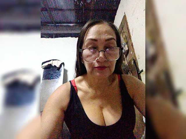 cherrywhite03 live cam on BongaCams