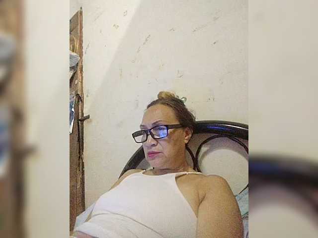 cherrywhite03 live webcam show