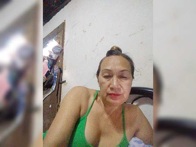 cherrywhite03 live webcam show